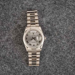 Luxury Rolex Day-Date 1806 Replica Iconic Timepiece - Image 6