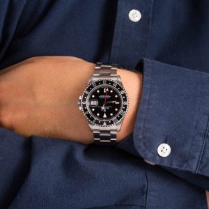 Replica GMT Master II Green Dial Timeless Elegance - Image 5