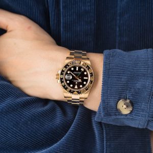Pre-Owned Rolex GMT-Master: Timeless Elegance with Modern Precision - Image 5