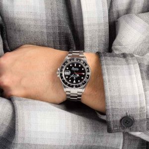 Luxurious Rolex GMT-Master 2 Everose Timeless Elegance in Gold - Image 5