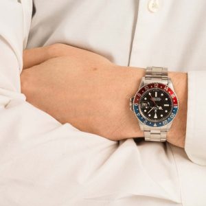 GMT II Black Rolex: Timeless Dual-Time Wonder - Image 10